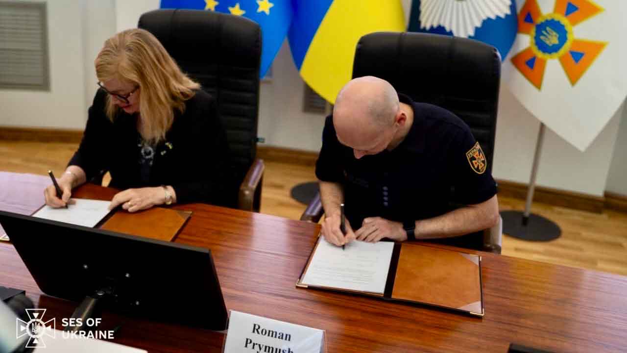 Överdirektör Anna Starbrink och  Roman Prymush, biträdande generaldirektör vid SESU.