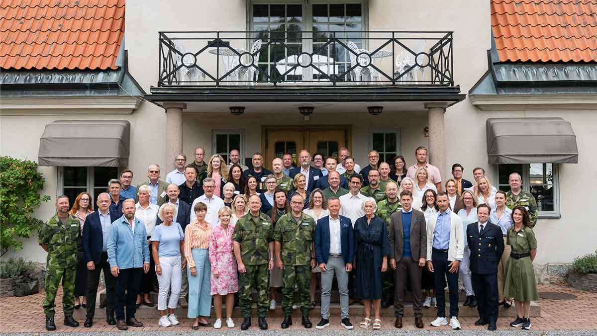 Solbackakursen är en årligen återkommande högnivåkurs som genomförs av Försvarshögskolan på uppdrag av Försvarsmakten och Myndigheten för civilt försvar.