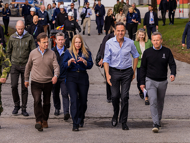 Natos generalsekreterare Mark Rutte besökte utbildnings- och övningsplatsen tillsammans med statsminister Ulf Kristersson, försvarsminister Pål Jonson och minister för civilt försvar Carl-Oskar Bohlin.